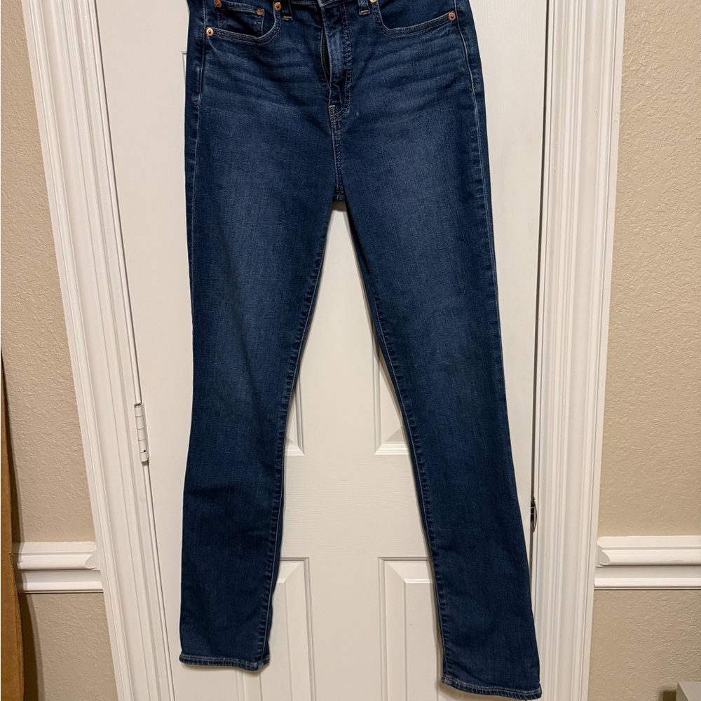 GAP Straight High Rise Jeans. Size 28 L